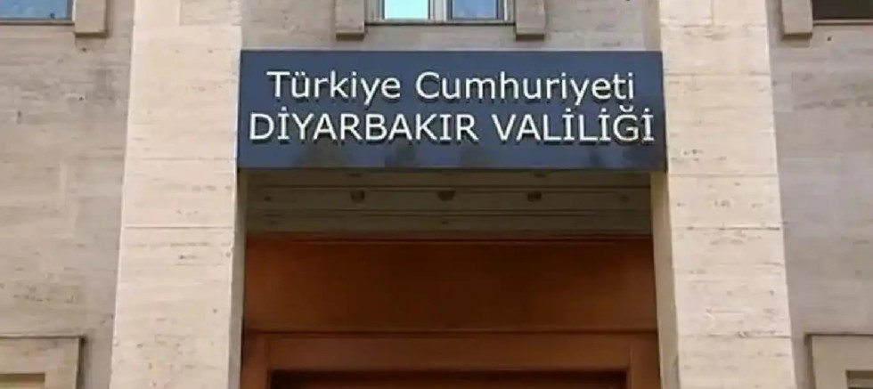 Diyarbakır Valiliği'nden yol kenarına bırakılan EYP'nin patlamasına ilişkin açıklama