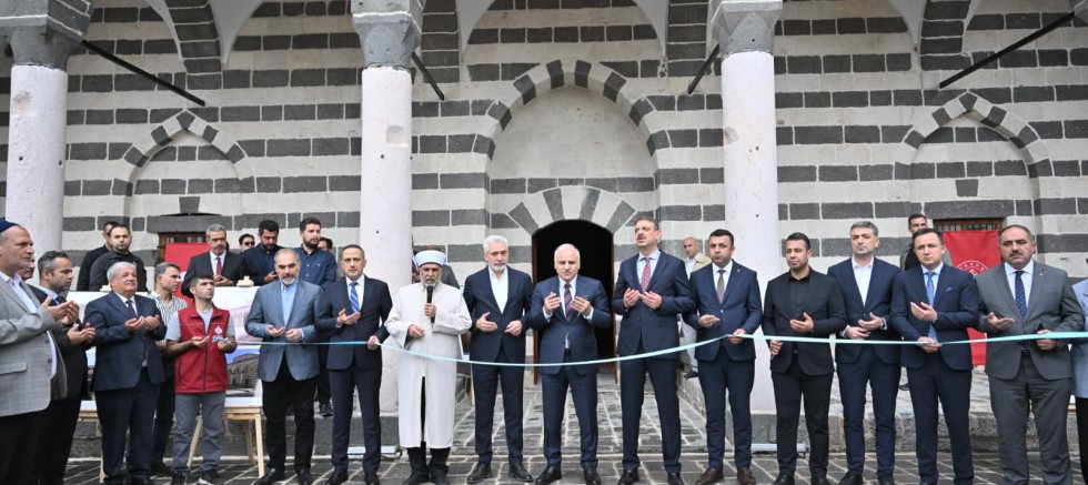 Diyarbakır ve Bingöl’de restore edilen 6 vakıf eseri yeniden ibadete açıldı