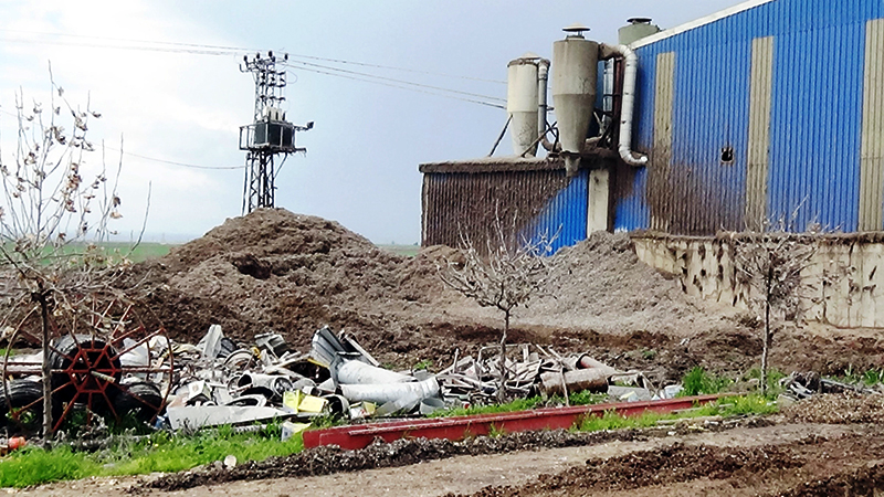 DİYARBAKIR’DA ÇIRÇIR FABRİKASINDA YANGIN 