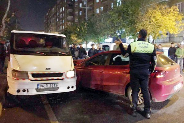 DİYARBAKIR’DA MADDİ HASARLI KAZA