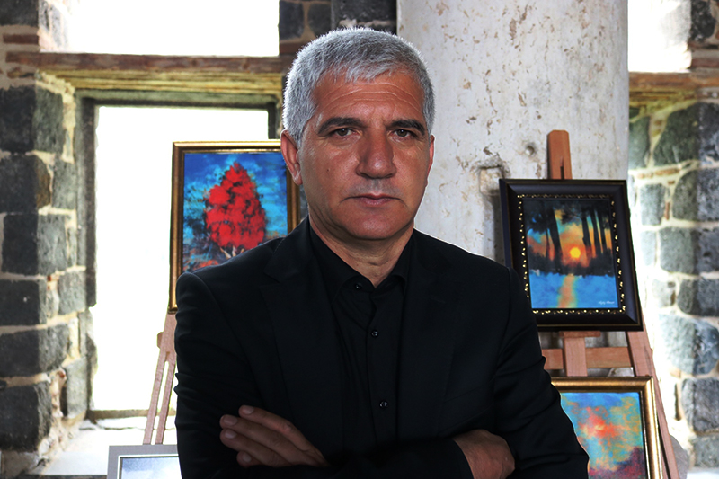 DİYARBAKIR’IN VAN GOGH’U SERGİ HAYALİNE KAVUŞTU