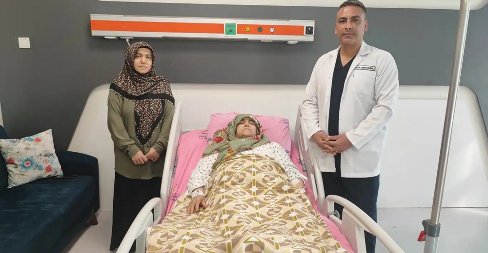 Dizinde 24 adet taşlaşmış tümörle 15 yıldır yaşayan hasta sağlığına kavuştu