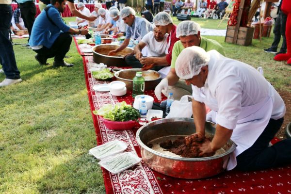 DÜNYANIN İLK ACILI LEZZET FESTİVALİ BAŞLIYOR