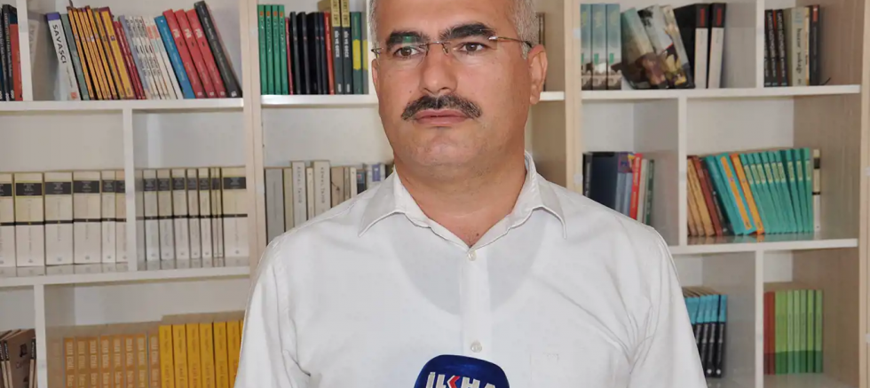 Eğitimcilerden 'kıyafet uygulaması ve kaynak kitap' sorununa ilişkin açıklama