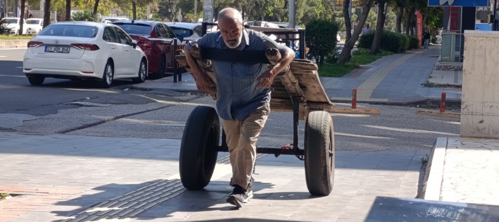 EKONOMİK SIKINTILAR AİLE BİRLİĞİNİ VE SOSYAL YAŞAMI DA VURUYOR!