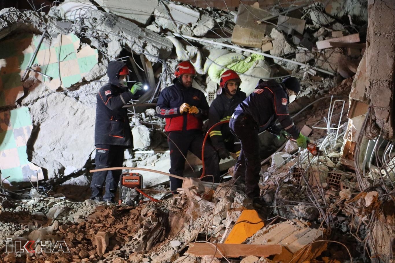 Elazığ’daki depremde 31 kişi hayatını kaybetti, bin 556 kişi yaralandı