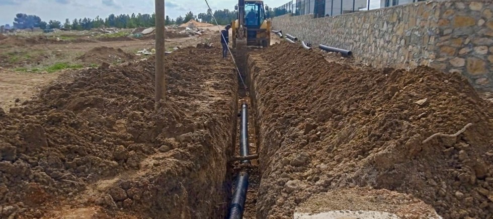 Ergani’de Yeni Yerleşim Alanlarına Kanalizasyon Hattı Döşeniyor