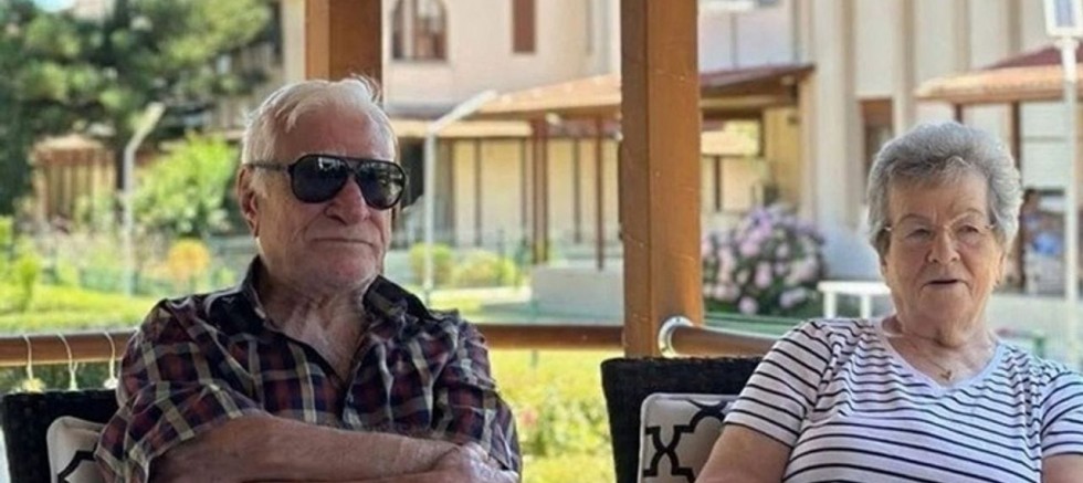 Ersun Yanal Babasını Kaybetti
