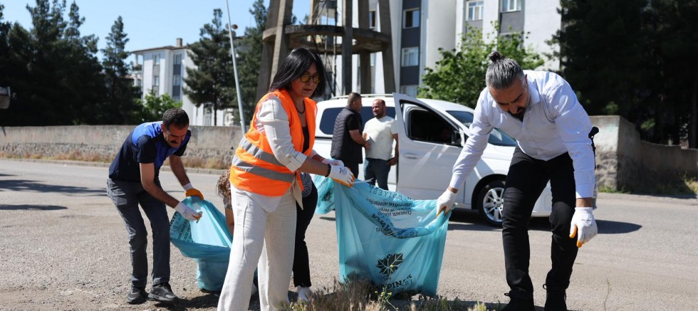 Eş Başkanlar Temiz Bir Kent İçin Sahaya İndi