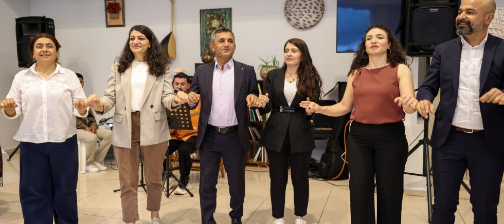 Eşbaşkan Ay: Eğitimi demokratik toplumun temeli olarak görüyoruz
