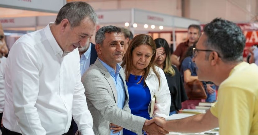 Eşbaşkan Emin Ay, Diyarbakır Kitap Fuarı’nı ziyaret etti