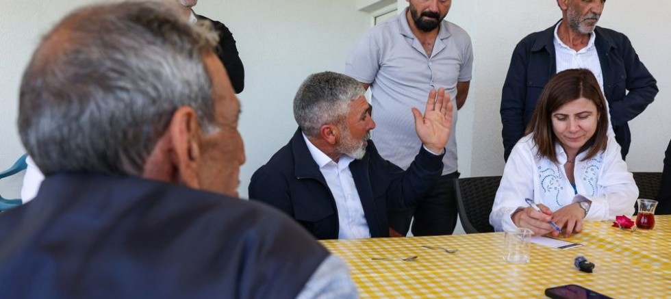 Eşbaşkan Serra Bucak, Güneştepe Mahallesi’nde Yurttaşların Taleplerini Dinledi
