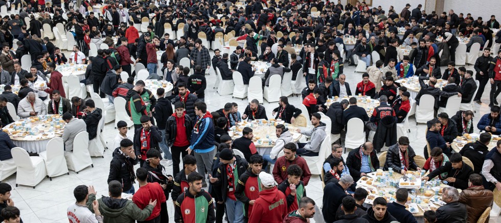 Eşbaşkanlar Amedspor ve Vanspor taraftarlarını ağırladı