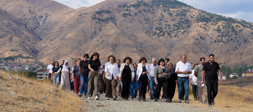 Eşbaşkanlardan Kulp’ta GES nöbetine destek