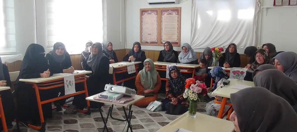 Ev hanımları İslami ilimlerde yarıştı