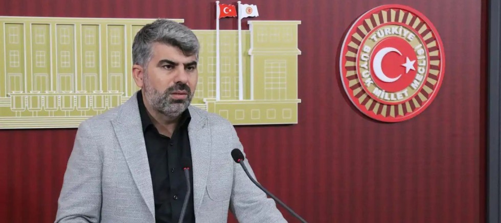 Faruk Dinç, Ergani’deki yol ve Gazi Yaşargil Hastanesi sorunlarını TBMM gündemine taşıdı
