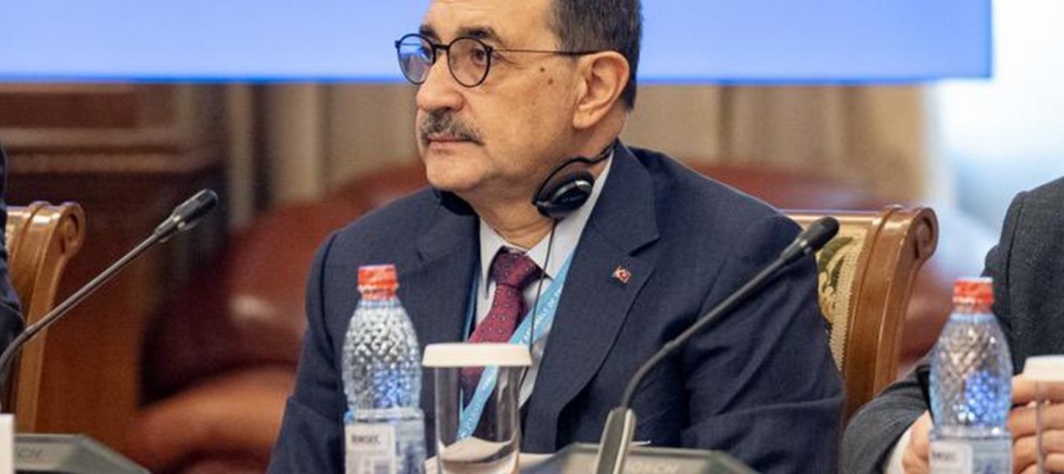 Fatih Dönmez: Dünya genelindeki ekonomik büyüme ve istikrarı tehdit ediliyor