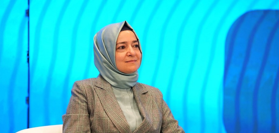 Fatma Betül Sayan Kaya AK Parti üyeliğinden de istifa etti