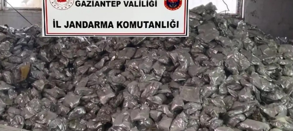 Gaziantep'te 10 ton sahte bebek maması ele geçirildi