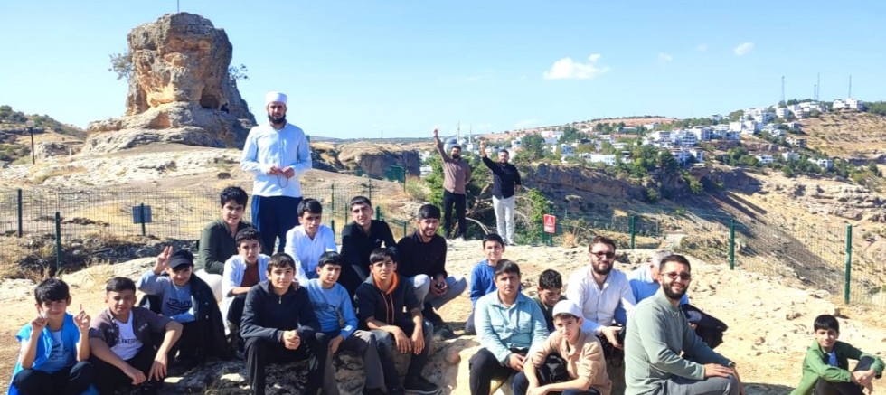 Gençler Tarih ve Maneviyat Yolculuğunda