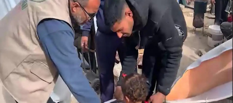 HAKSİAD Gazze’de 4 bin 300 kişiye iftar verdi