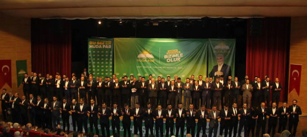 HÜDA PAR, Antalya'da 110 belediye başkan adayını daha tanıttı