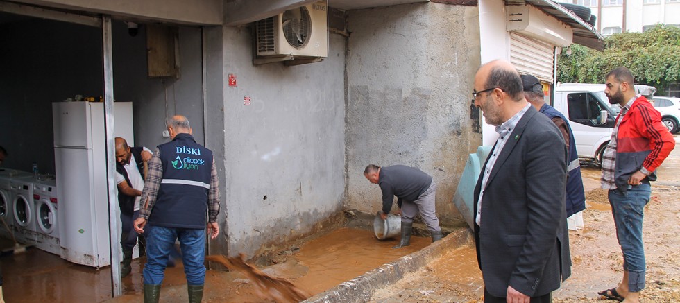 HÜDA PAR'dan Silvan Belediyesine yol tepkisi: Halkın uyarılarına rağmen parke taşı döşendi
