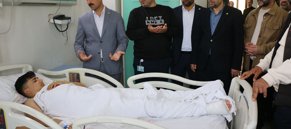 HÜDA PAR heyeti saldırıda yaralananları ziyaret etti