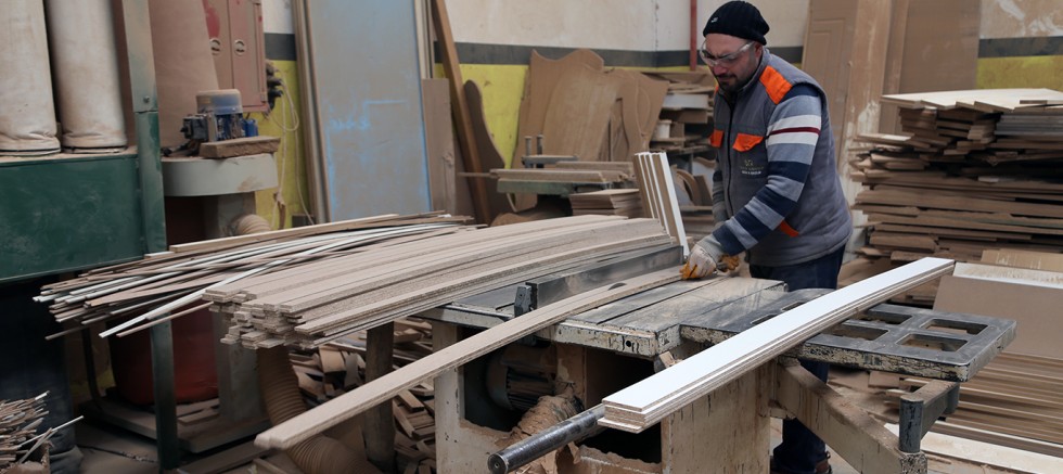 İş Adamı Şimay: Diyarbakır'da mobilya üretmek zor