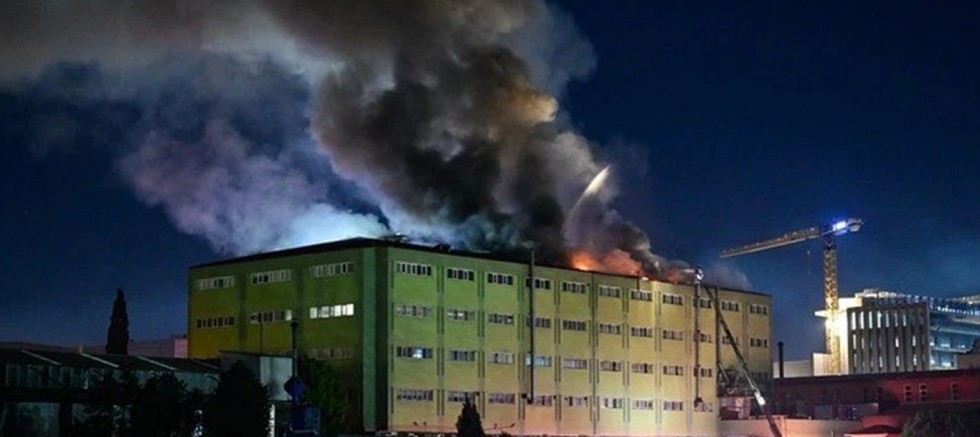 İstanbul'da ayakkabı fabrikasında yangın