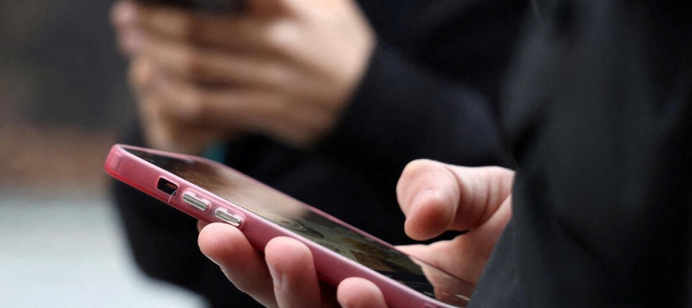 İsveç, sosyal medya kullanıcıları için 15 yaş sınırı getirmeyi planlıyor