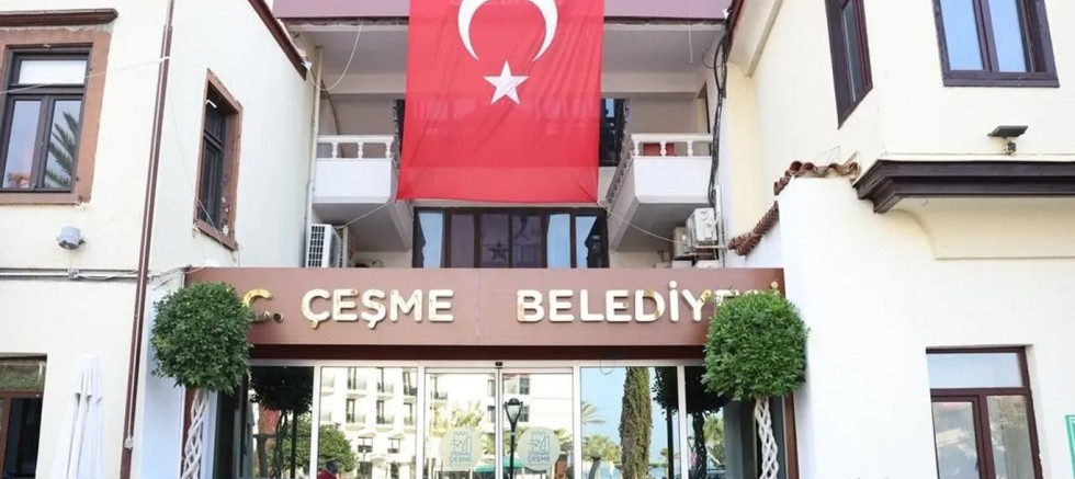 İzmir Çeşme Belediyesi'ne ihale ve alımlarda usulsüzlük operasyonu