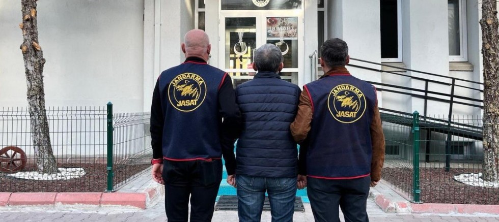 İzmir merkezli FETÖ operasyonunda 10 şüpheli gözaltında