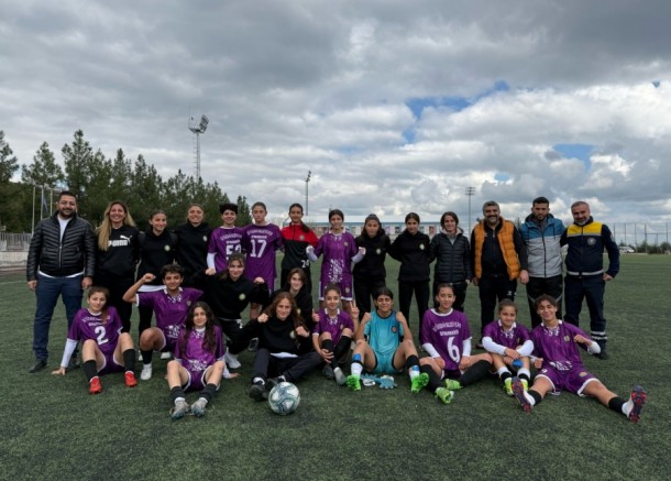 Kadın Futbol Takımı Play-Off'u garantiledi