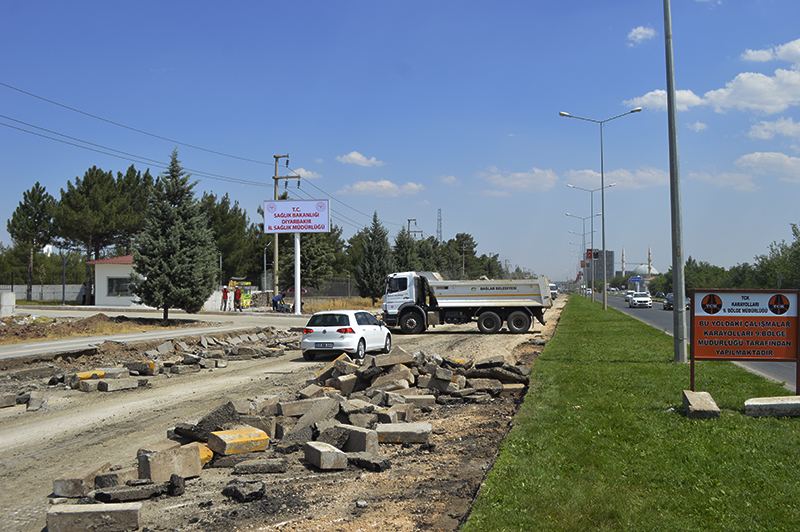 KARAYOLLARI YOL YAPIM ÇALIŞMASINA BAŞLADI