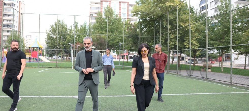 Kayapınar Belediyesi 17 spor sahasını yenileyecek