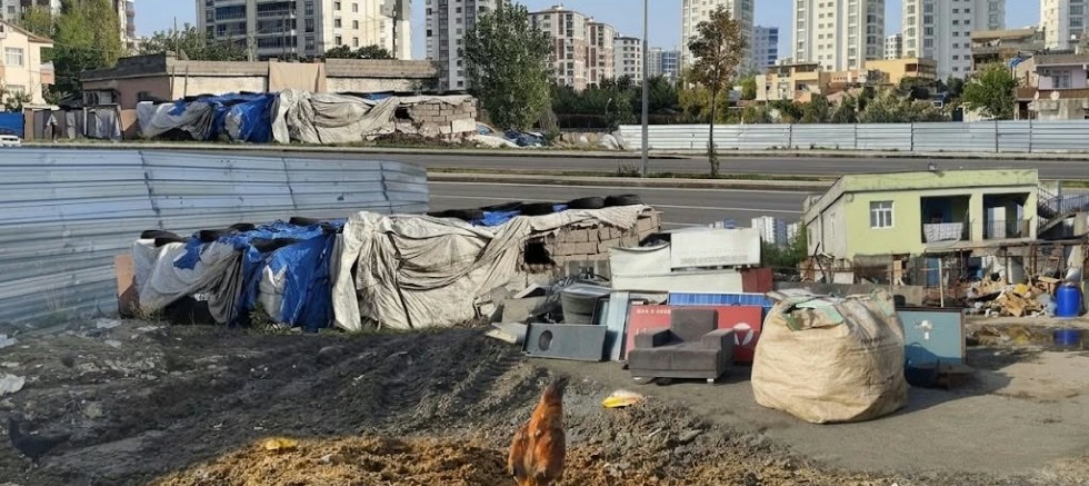 Kayapınar’ın Göbeğindeki Kuyulu Köy, Çözüm Bekliyor