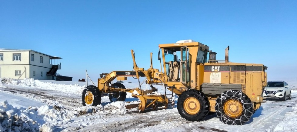Kırsal Mahallelerde Çalışmalarla Ulaşım Sağlanıyor