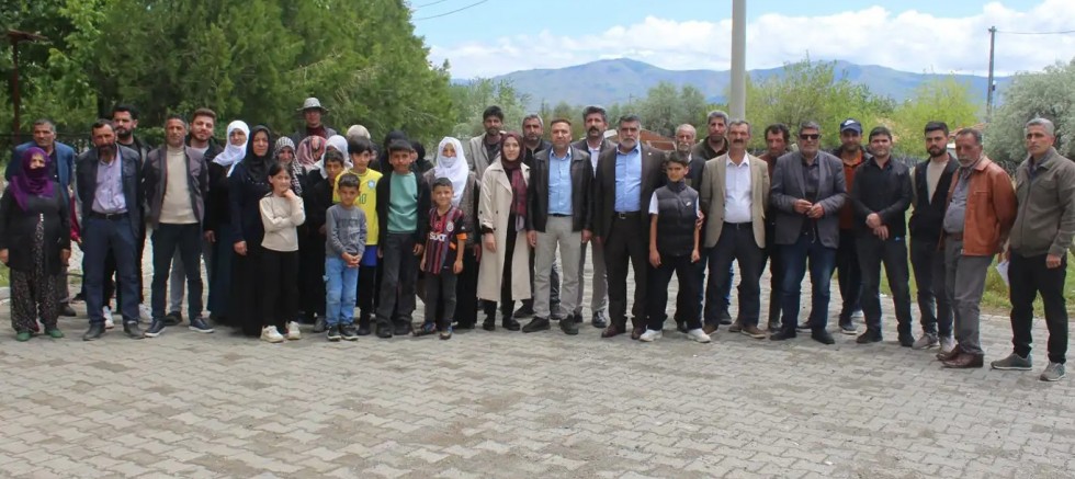 Mahalle sakinlerinden köyün içine düşünülen fabrika projesine tepki