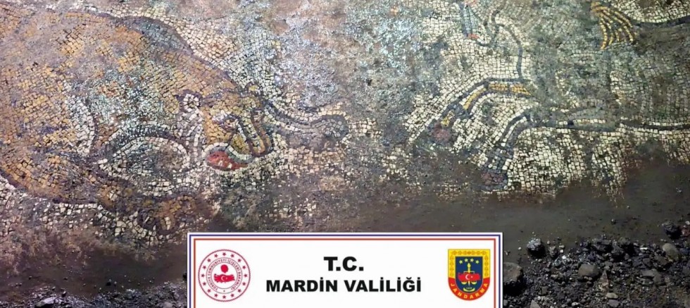 Mardin’de bin 500 yıllık mozaik ele geçirildi