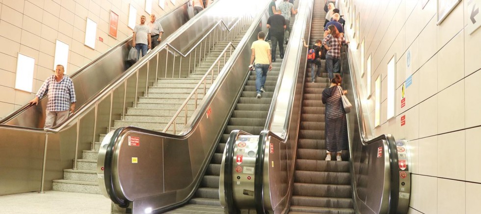 Mardin’de yürüyen merdiven kazası: Çocuğun parmağı koptu