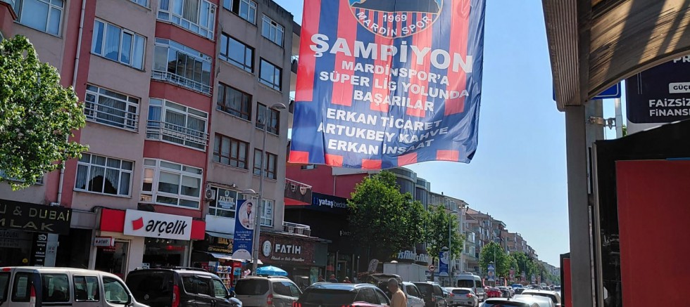 Mardin1969spor’un şampiyonluk Bayragı Yalovada dalgalanıyor!