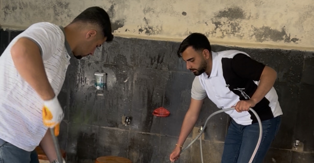 MAÜ Öğrencilerinden Tarihi Nasır Camii’nde Örnek Davranış: Temizlik ve Çevre Düzenlemesi Takdir Topladı
