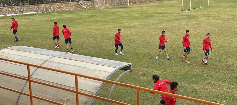 Mersin İdmanyurduspor,  Nazilli Belediyespor maçının hazırlıklarını sürdürüyor. 