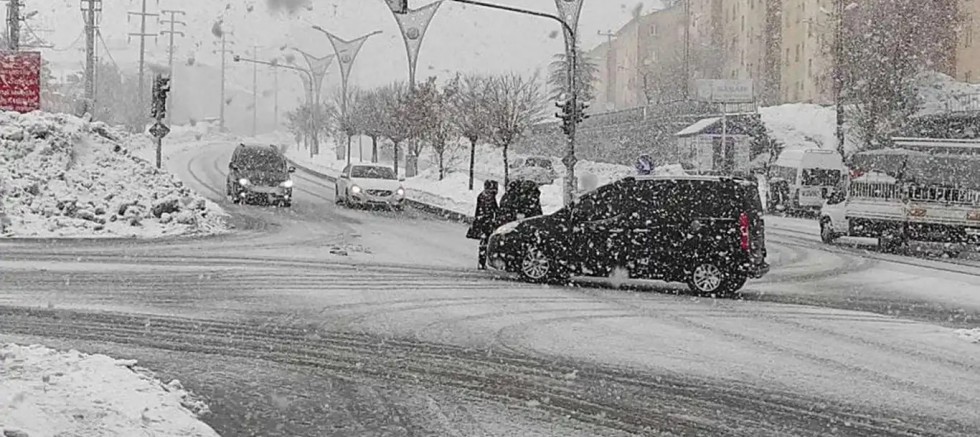 Meteoroloji'den kar, sağanak ve kuvvetli rüzgâr uyarısı