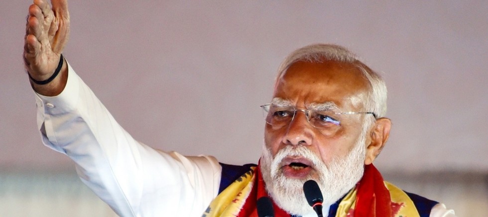Modi: Yakıt tüketimini azaltın, altın alımını kısıtlayın
