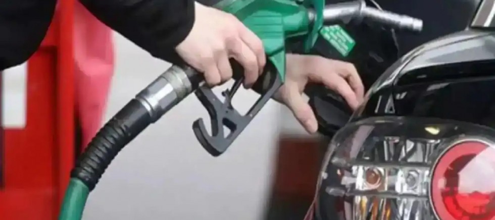 Motorine gece yarısı zammı: Fiyatlar tabelaya yansıdı
