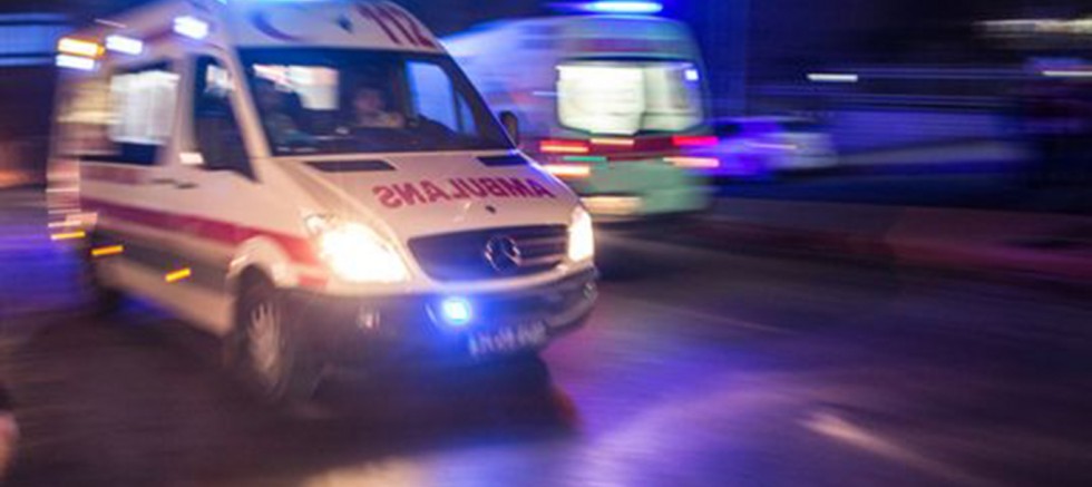 Niğde'de hafif ticari araç ile motosiklet çarpıştı: 2 ölü, 1 yaralı