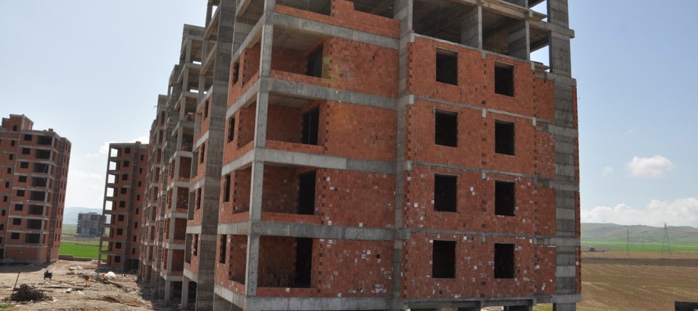 Palandöken: Ekim alanları beton yığınları ile doldu