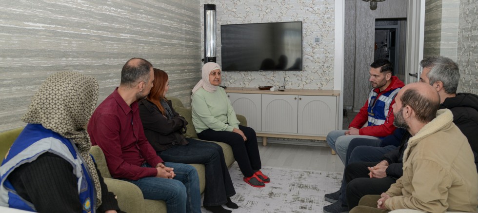 Ramazan Bayramı öncesi yaşlılara  dayanışma ziyareti